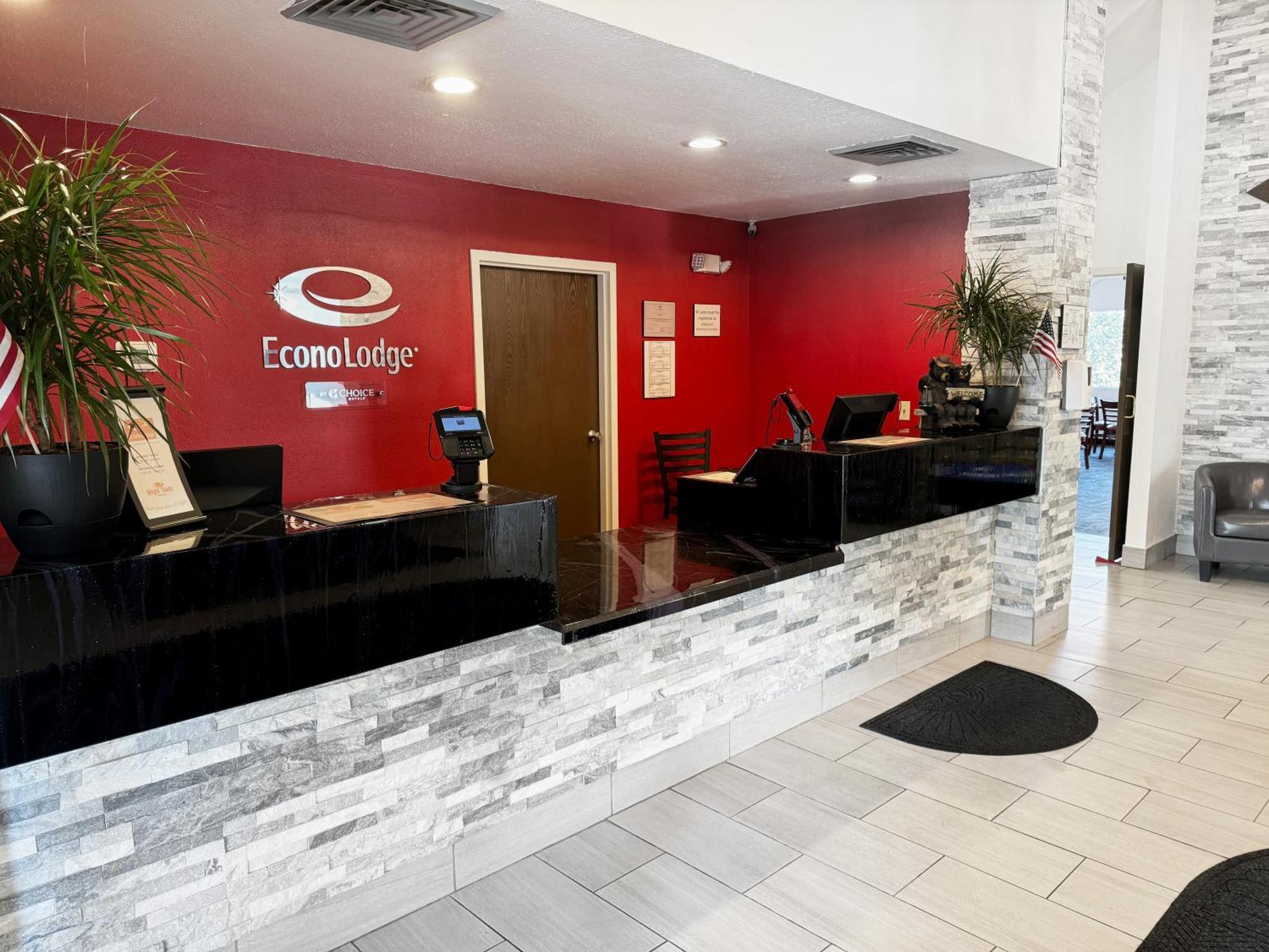 Econo Wausau -